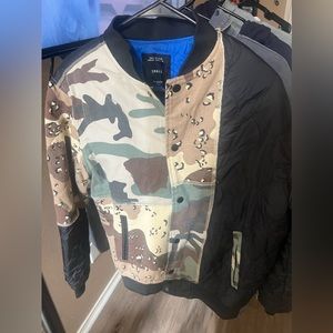 10 DEEP MEN OUTSIDE IN BASEBALL JACKET (CAMO)